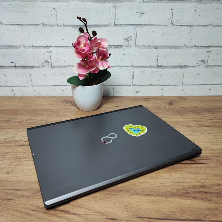 Ноутбук Б/В Fujitsu T904, Intel Core i5-4200U, DDR3 4 GB, SSD 128GB, 13" Full HD Сенсор