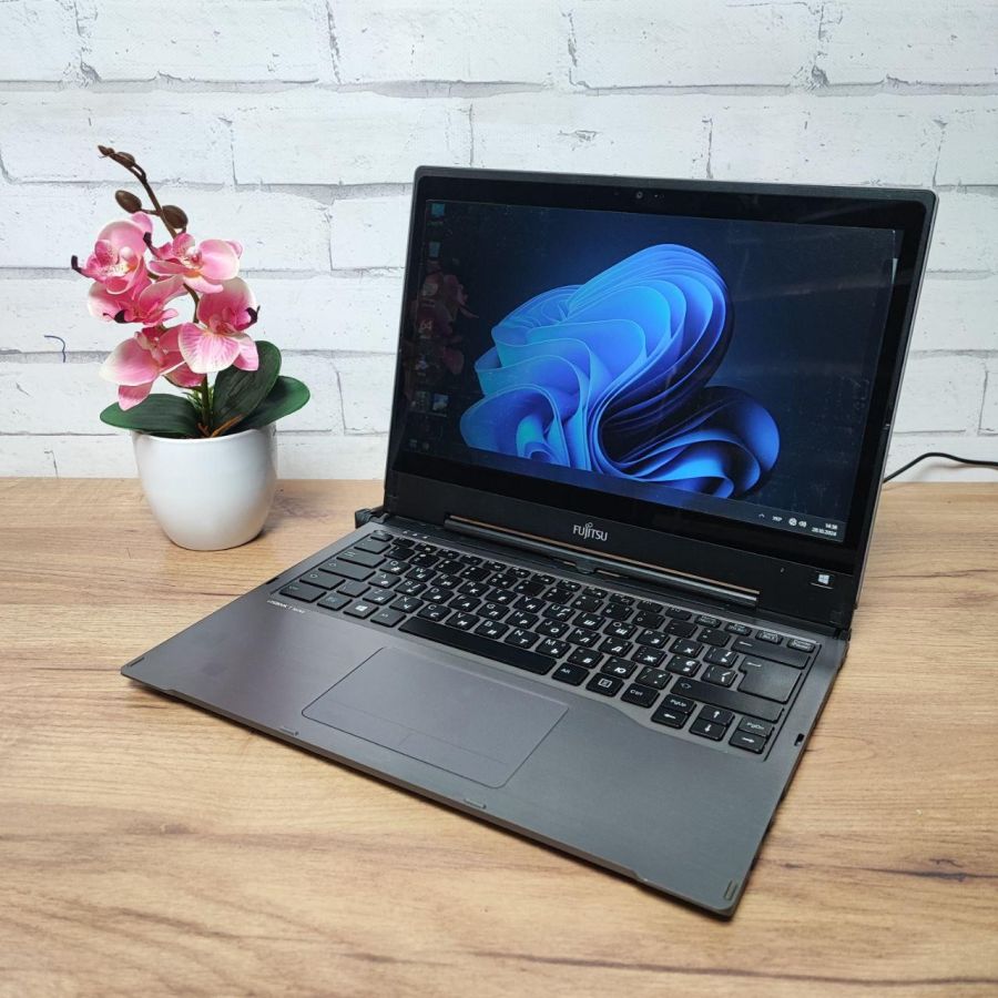 Уцінка! Ноутбук Б/В Fujitsu T936, Intel Core i5-6200U, DDR4 4 GB, SSD 128GB, 13" Full HD Сенсор