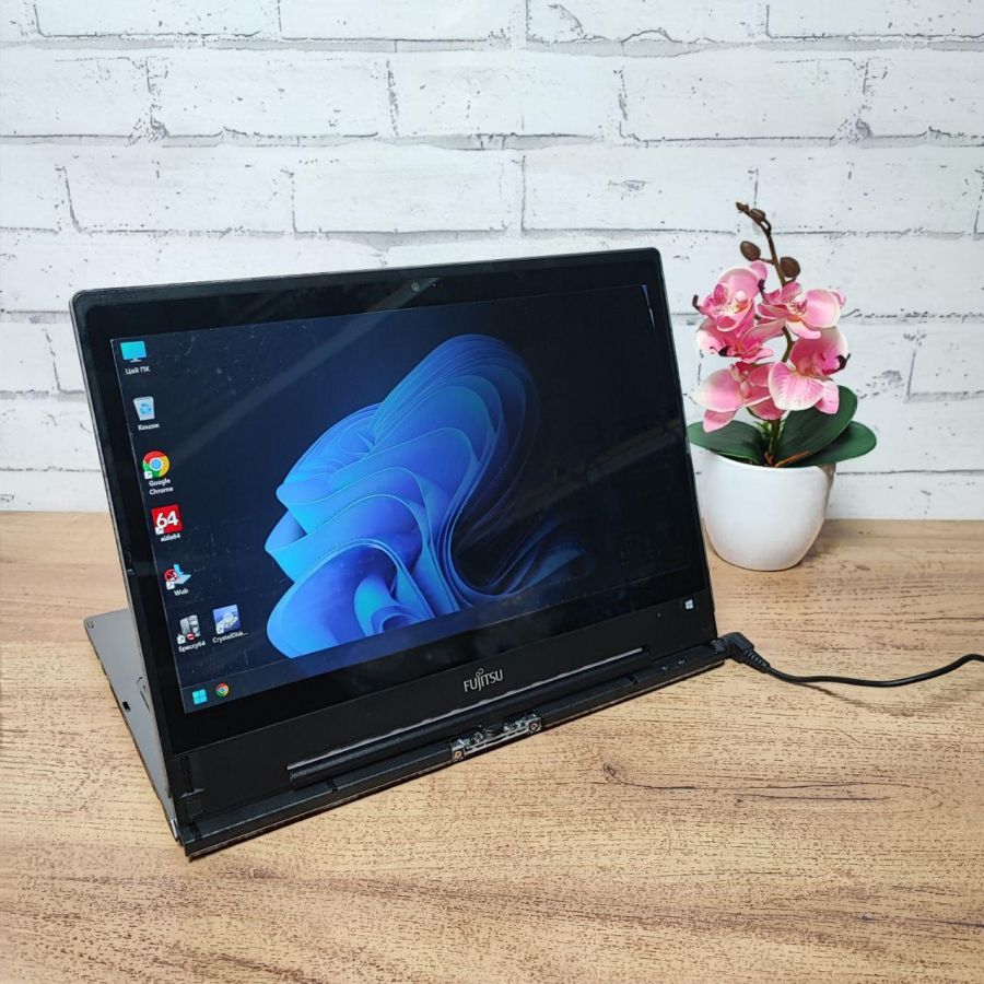 Уцінка! Ноутбук Б/В Fujitsu T936, Intel Core i5-6200U, DDR4 4 GB, SSD 128GB, 13" Full HD Сенсор
