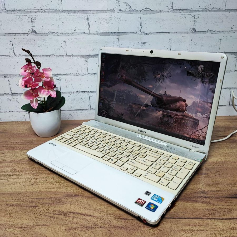 Ноутбук Б/В Sony PCG-71211M, Intel Core i3-370M, DDR3 8 GB, SSD 128GB, AMD Radeon HD 5000, 15.6" HD