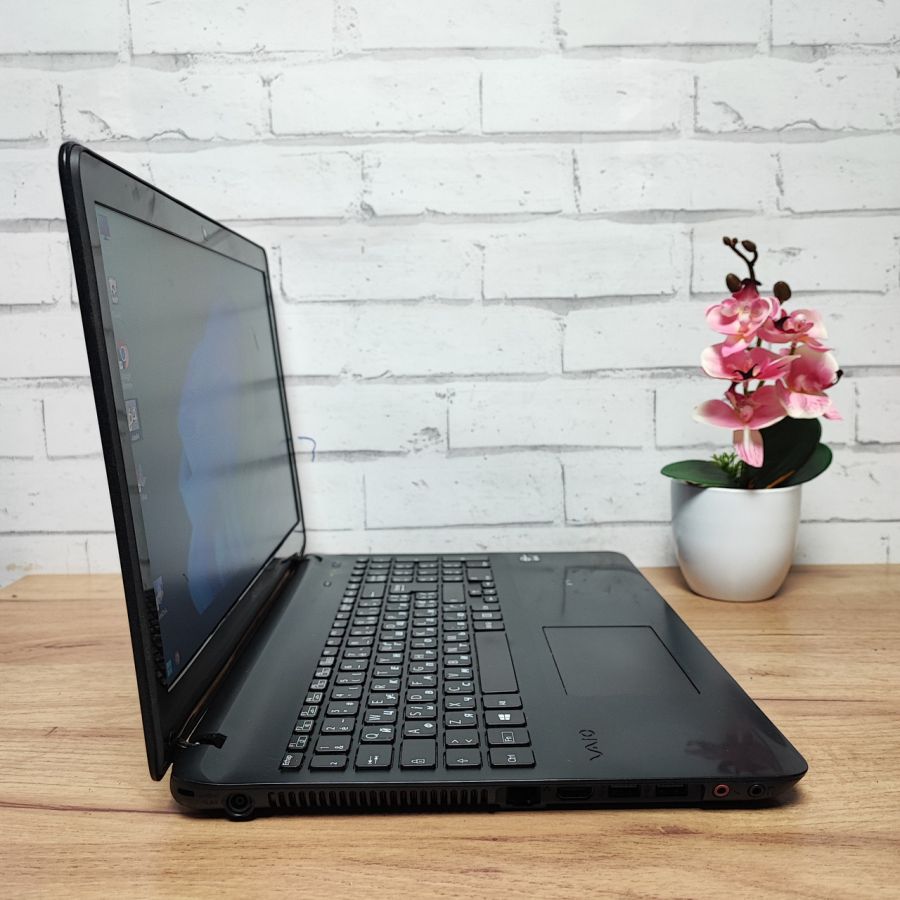 Уцінка! Ноутбук Б/В Sony SVF152A29M, Intel Core i5-3337U, DDR3 8 GB, SSD 128GB, 15.6" HD