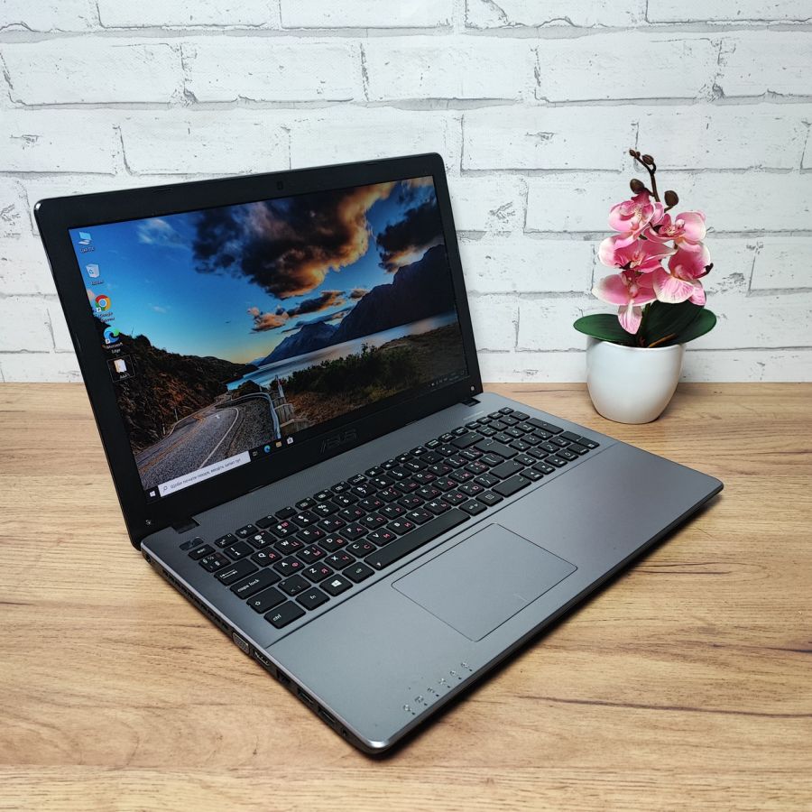 Ноутбук Б/В ASUS X550J, Intel Core i7-7410HQ, DDR3 8 GB, SSD 128GB, NVIDIA GeForce GTX 850M 2Gb, 15.6" Full HD