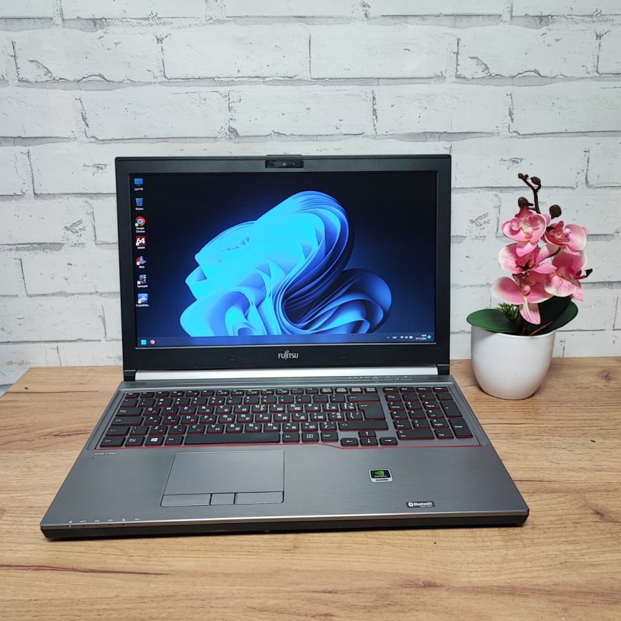 Уцінка! Ноутбук Б/В Fujitsu H730, Intel Core i7-4610M, DDR3 8 GB, SSD 128GB, NVIDIA Quadro K510M 1Gb, 15.6" Full HD