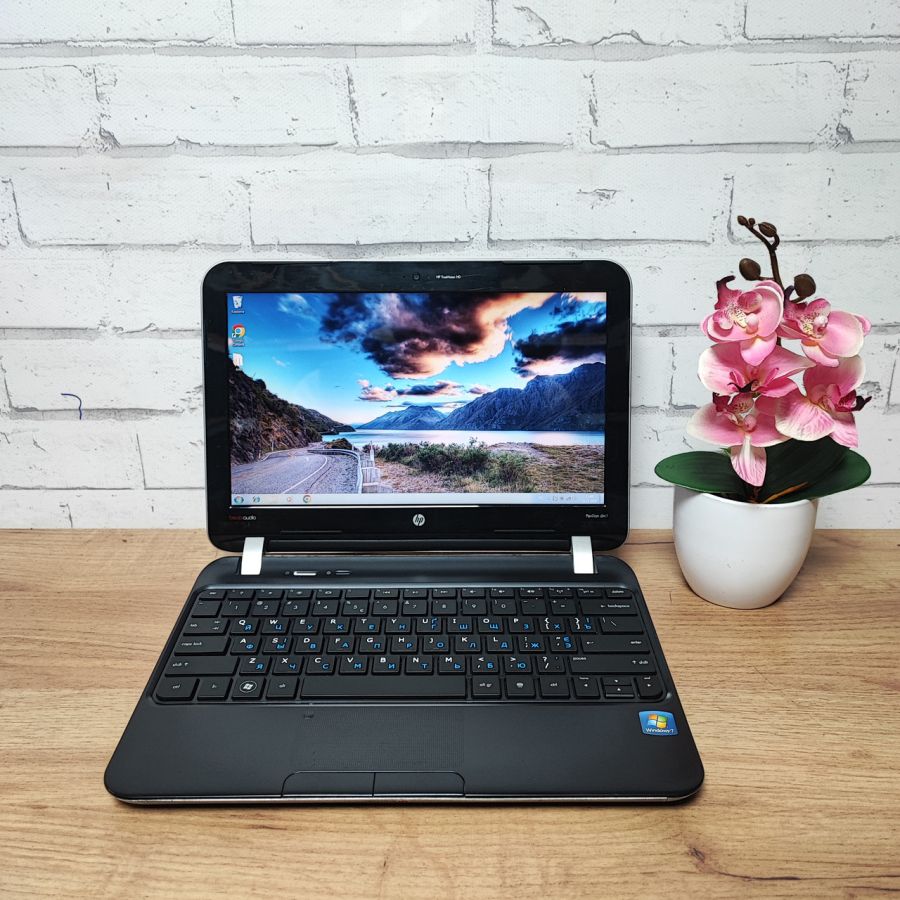 Ноутбук Б/В HP Pavilion dm1, AMD E-450, DDR3 4 GB, SSD 128GB, AMD Radeon HD 6320, 11.6" HD