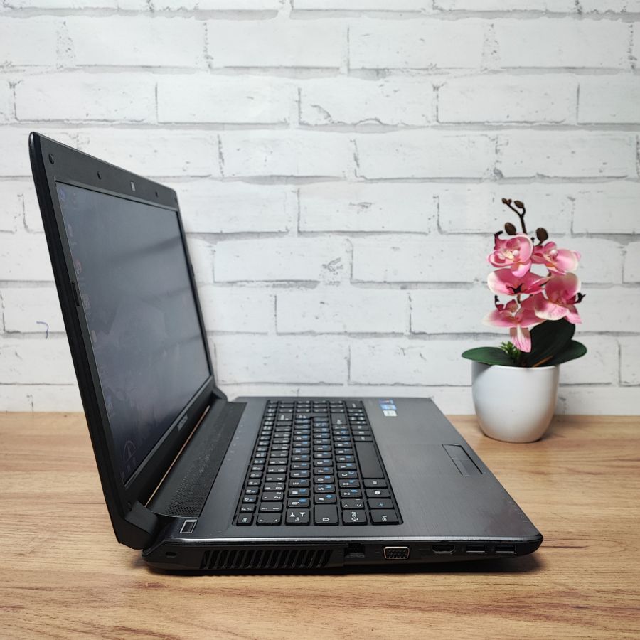 Ноутбук Б/В Medion Akoya E6228, Intel Core i3-2350M, DDR3 8 GB, SSD 128GB, 15.6" HD