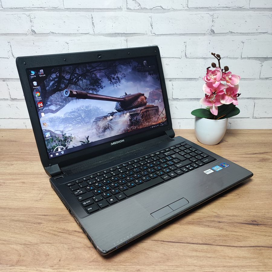 Ноутбук Б/В Medion Akoya E6228, Intel Core i3-2350M, DDR3 8 GB, SSD 128GB, 15.6" HD