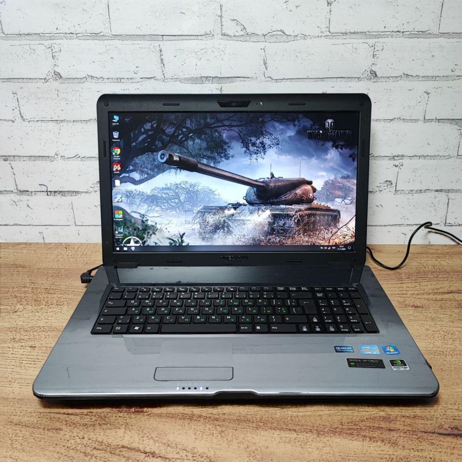 Ноутбук Б/В Medion Akoya P7812, Intel Core i5-2430M, DDR3 8 GB, SSD 128GB + HDD 500GB, NVIDIA GeForce GT555M 1Gb, 17.3"