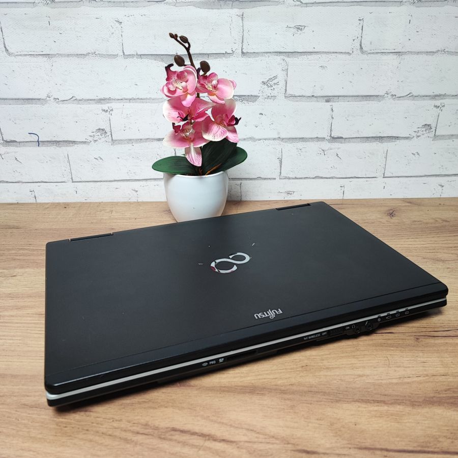 Ноутбук Б/В Fujitsu E781, Intel Core i5-2540M, DDR3 8 GB, SSD 128GB, 15.6" HD