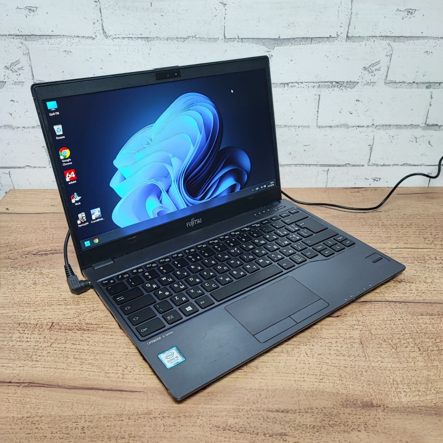 Уцінка! Ноутбук Б/В Fujitsu U937, Intel Core i5-7200U, DDR4 8 GB, SSD 128GB, 13" Full HD