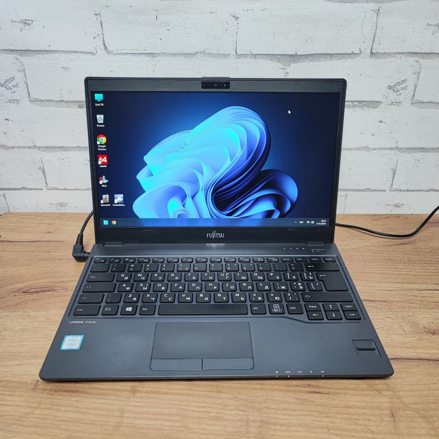 Уцінка! Ноутбук Б/В Fujitsu U937, Intel Core i5-7200U, DDR4 8 GB, SSD 128GB, 13" Full HD