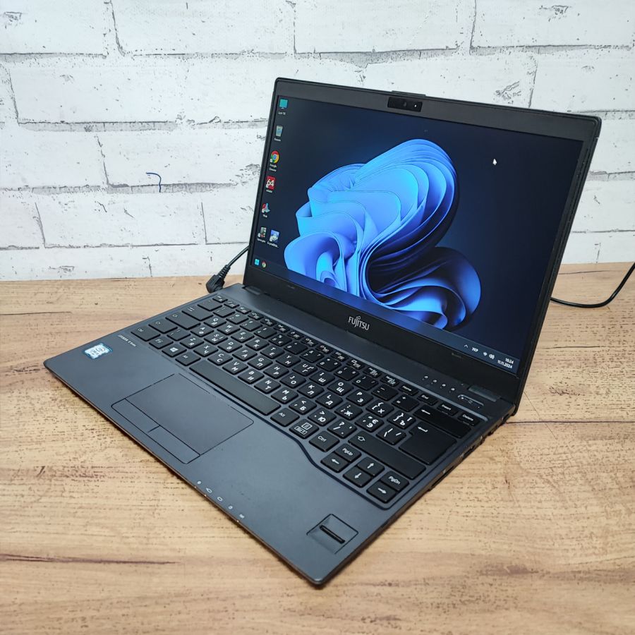 Уцінка! Ноутбук Б/В Fujitsu U937, Intel Core i5-7200U, DDR4 8 GB, SSD 128GB, 13" Full HD