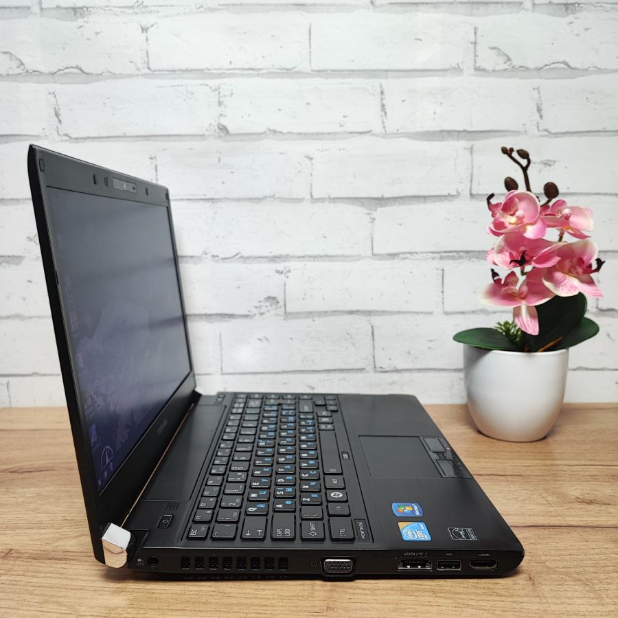 Ноутбук Б/В Toshiba Portege R700-183, Intel Core i5-560M, DDR3 8 GB, SSD 128GB, 13.3" HD