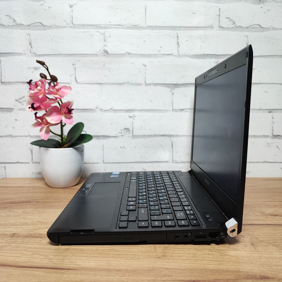Ноутбук Б/В Toshiba Portege R700-183, Intel Core i5-560M, DDR3 8 GB, SSD 128GB, 13.3" HD