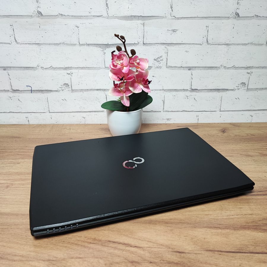 Ноутбук Б/В Fujitsu A514, Intel Core i3-4005U, DDR3 8 GB, SSD 256GB, 15.6" HD