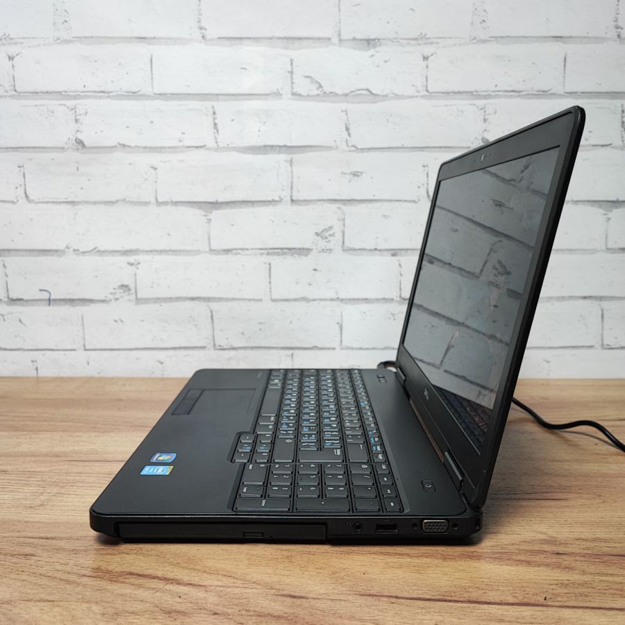 Уцінка! Ноутбук Б/В Dell Latitude E5540, Intel Core i3-4010U, DDR3 8 GB, SSD 128GB, 15.6" HD