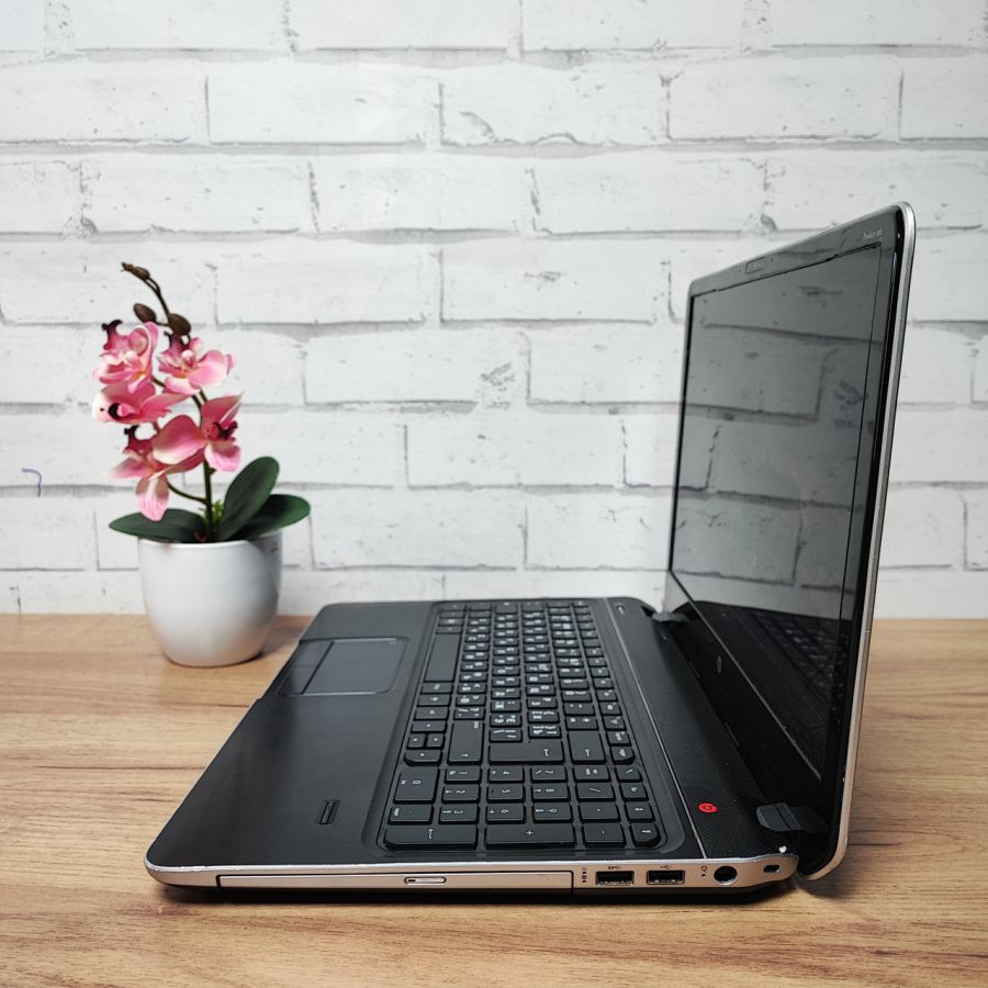 Ноутбук Б/В HP Pavilion m6, Intel Core i5-3210M, DDR3 8 GB, SSD 256GB, AMD Radeon HD 7600M 1Gb, 15.6" HD