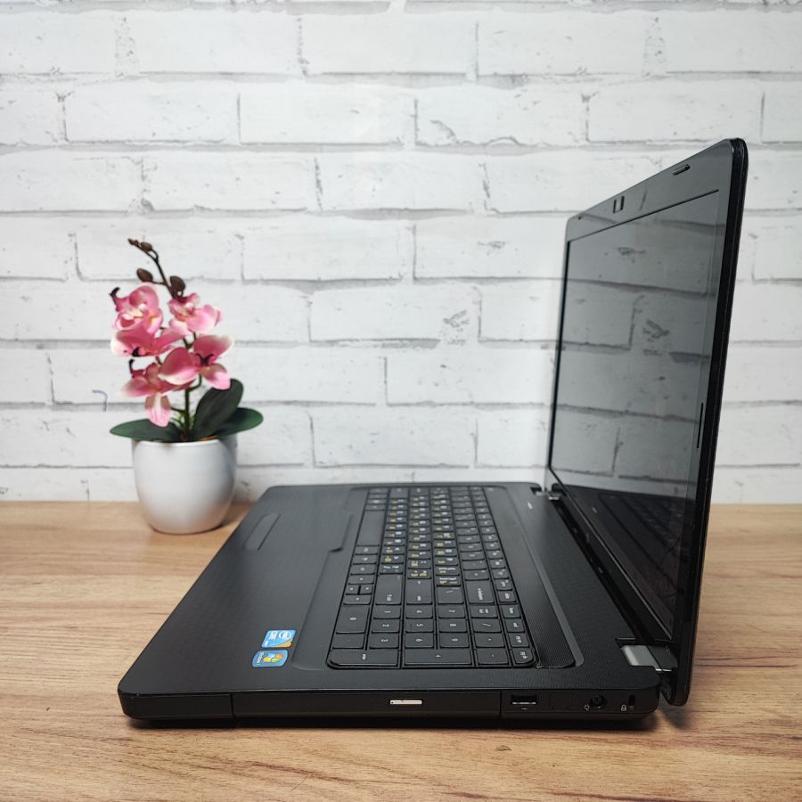 Ноутбук Б/В HP G72, Intel Core i3-350M, DDR3 8 GB, SSD 128GB, 17.3" HD