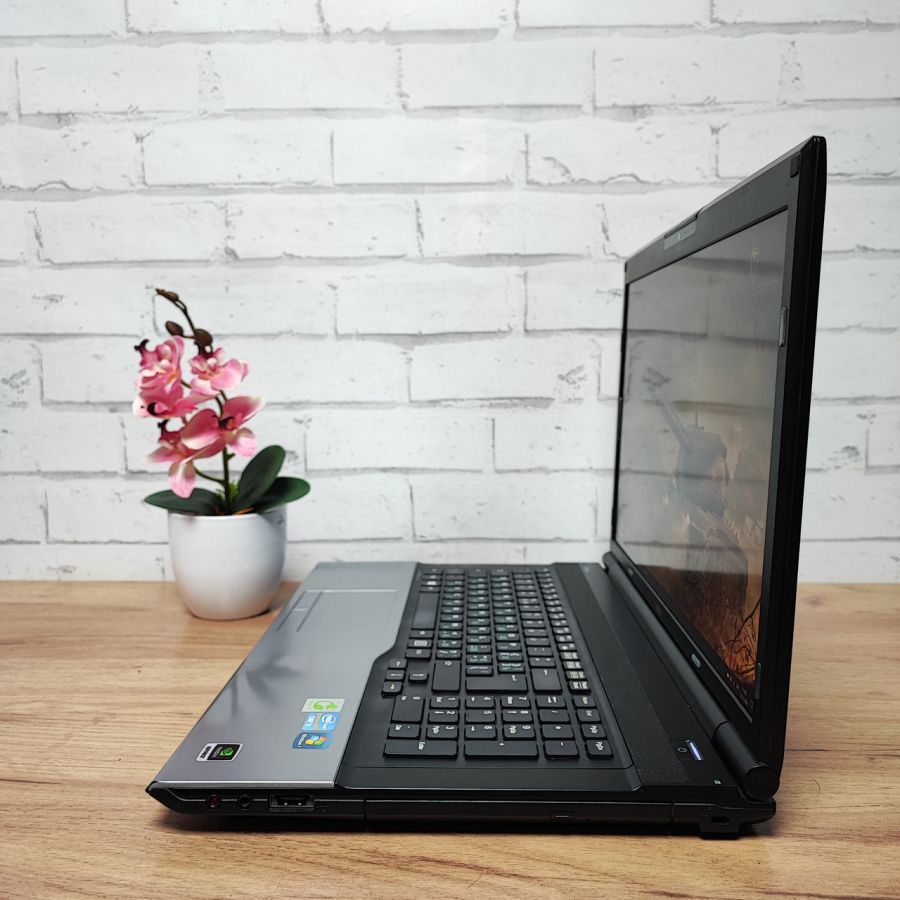 Ноутбук Б/В Fujitsu N532, Intel Core i5-3210M, DDR3 8GB, SSD 256GB, NVIDIA GeForce GT620M 1GB, 17" Full HD