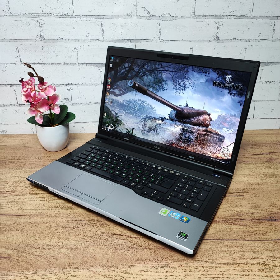 Ноутбук Б/В Fujitsu N532, Intel Core i5-3210M, DDR3 8GB, SSD 256GB, NVIDIA GeForce GT620M 1GB, 17" Full HD