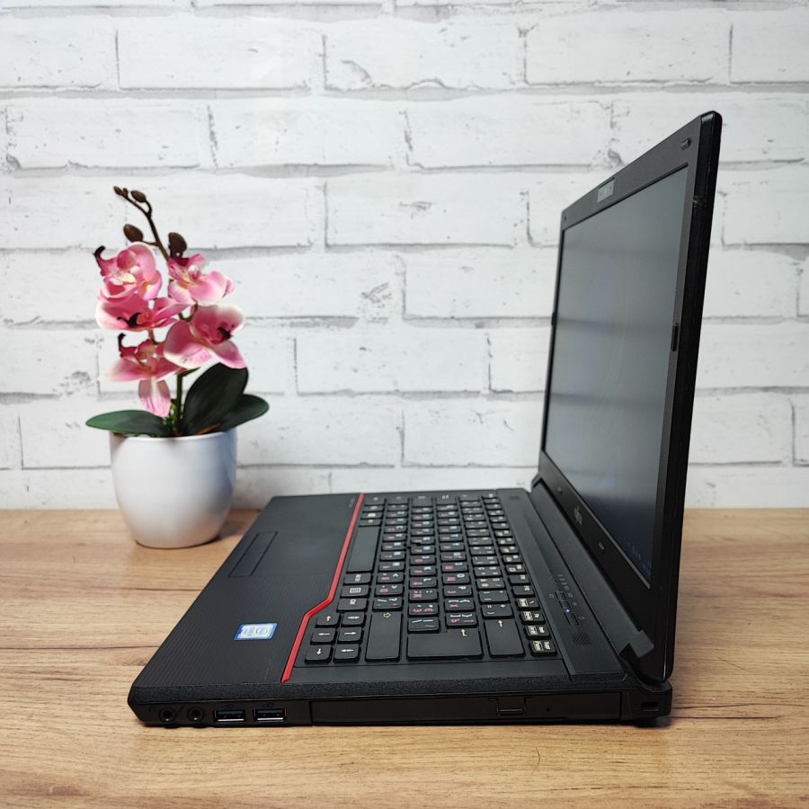 Ноутбук Б/В Fujitsu E546, Intel Core i5-6200U, DDR4 8 GB, SSD 128GB, 14" Full HD
