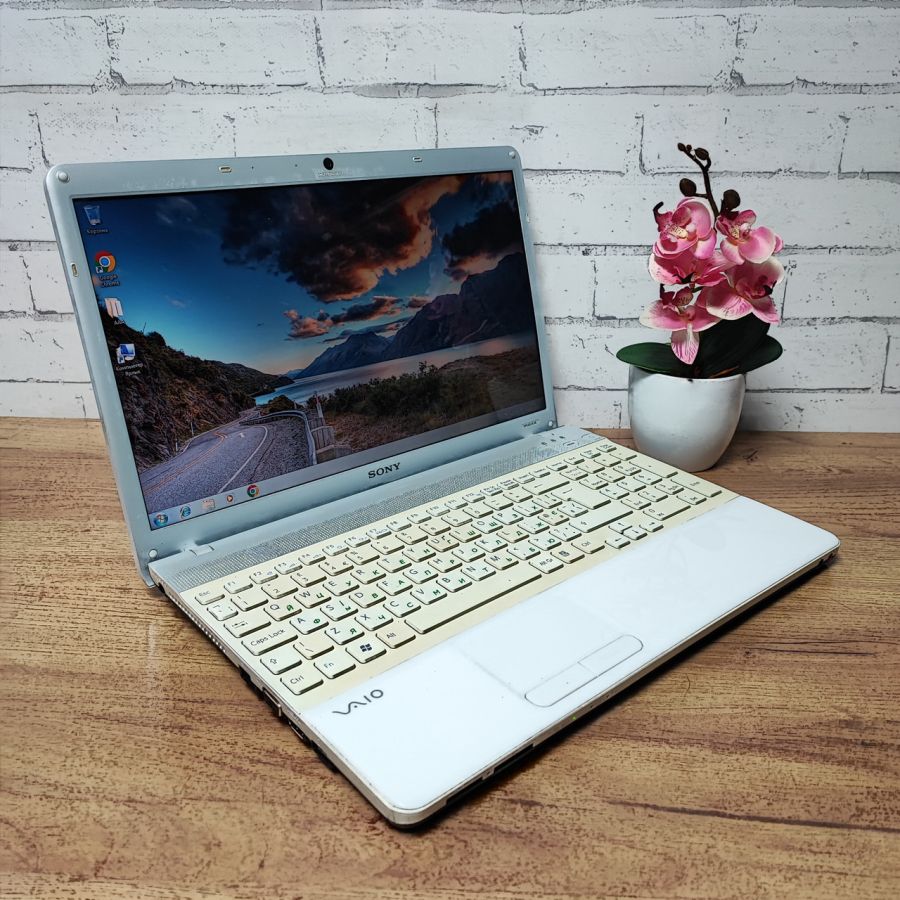 Ноутбук Б/В Sony PCG-61611M, AMD Athlon II P340, DDR3 8 GB, SSD 128GB, AMD Radeon HD 4200, 16.4" HD