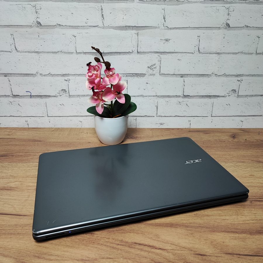 Ноутбук Б/В Acer Aspire E1-V5WE2, Intel Core i5-4200U, DDR3 8GB, SSD 128GB, 15.6" Full HD