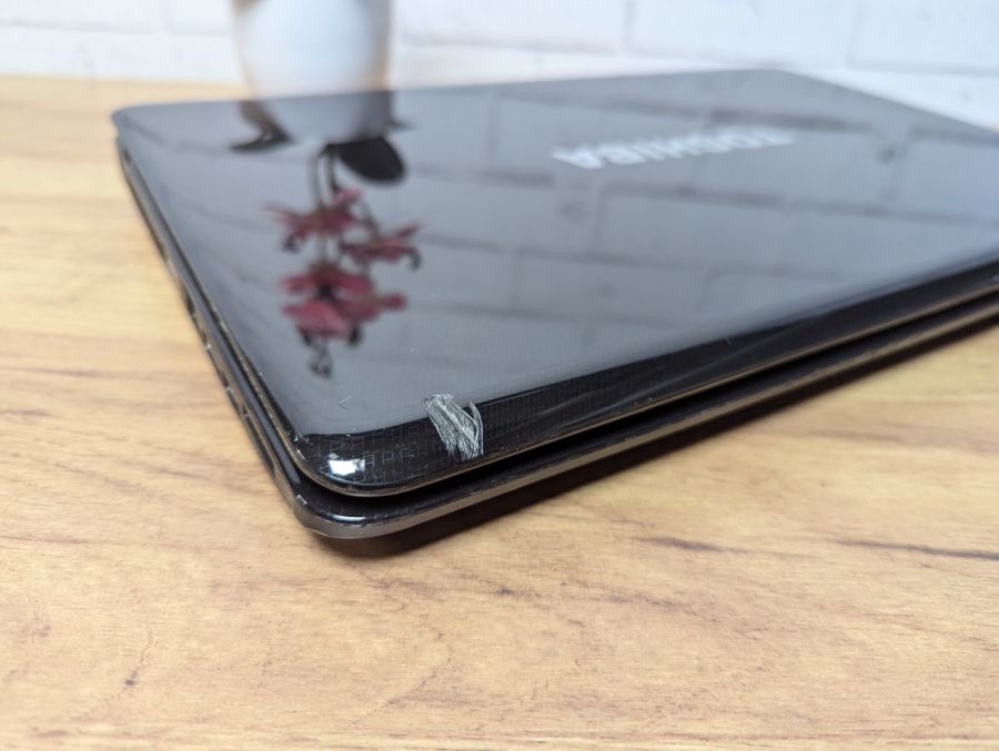 Уцінка! Ноутбук Б/В Toshiba Satellite L670-1GJ, Intel Core i3-370M, DDR3 8 GB, SSD 128GB, 17.3" HD
