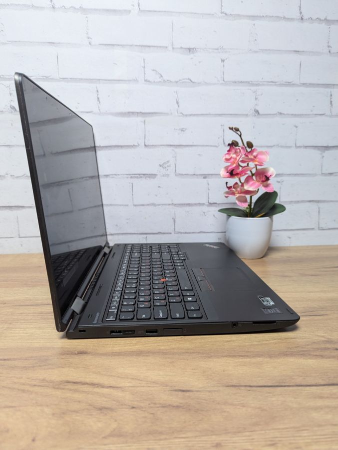Ноутбук Б/В Lenovo Yoga 15, Intel Core i5-5200U, DDR3 8 GB, SSD 256GB, 15.6" Full HD Сенсор
