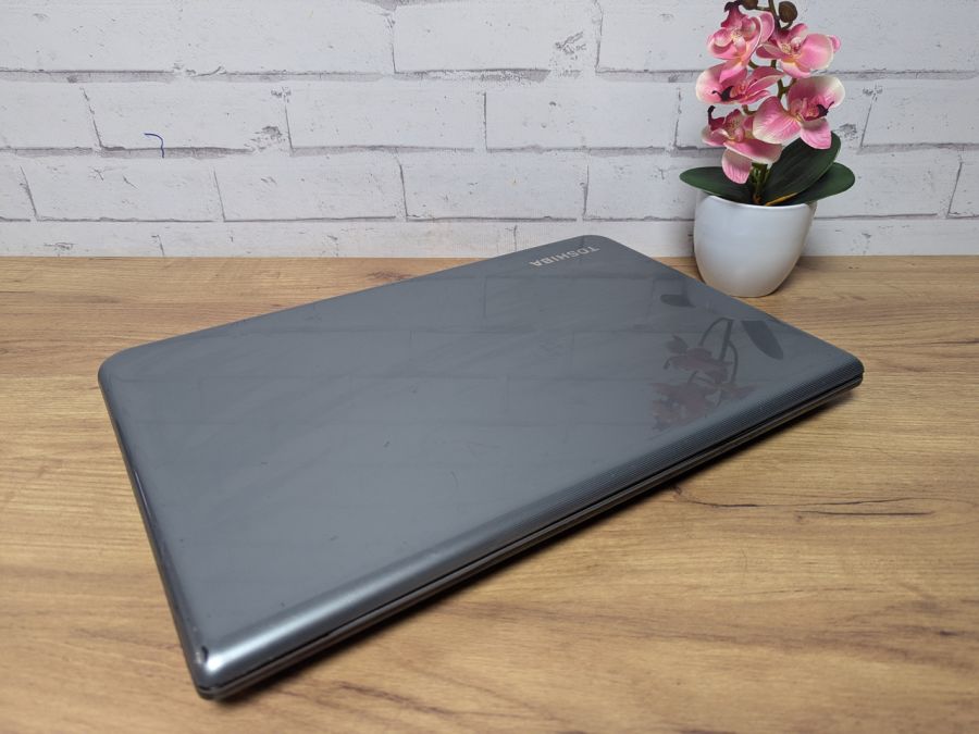 Ноутбук Б/В Toshiba Satellite L70-A-11R, Intel Core i5-4210M, DDR3 8 GB, SSD 360GB, GT 740M, 17.3" HD