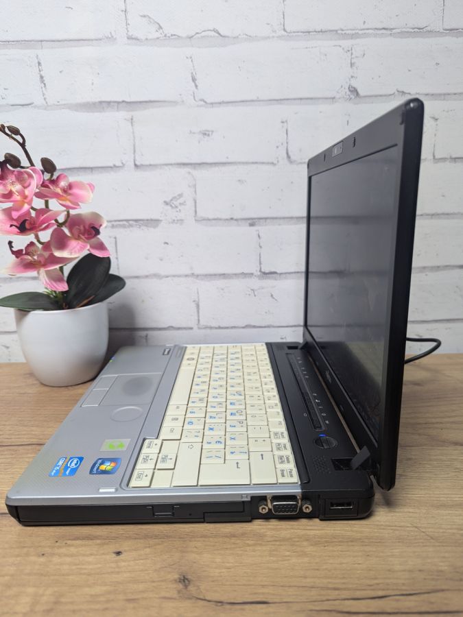 Уцінка! Ноутбук Б/В Fujitsu Limited P771, Intel Core i5-2520M, DDR3 8 GB, HDD 256GB, 12.1" HD