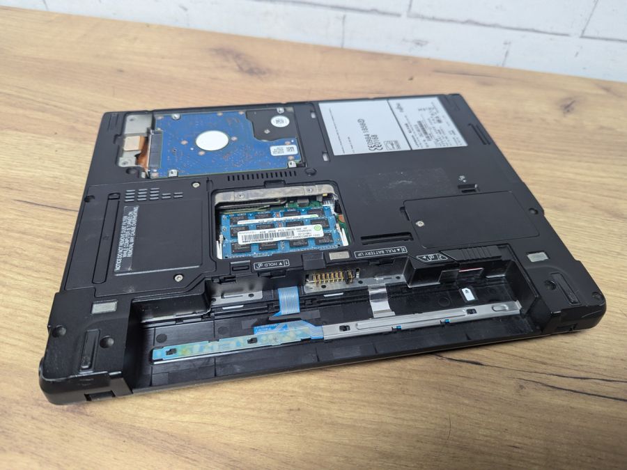Уцінка! Ноутбук Б/В Fujitsu Limited P771, Intel Core i5-2520M, DDR3 8 GB, HDD 256GB, 12.1" HD