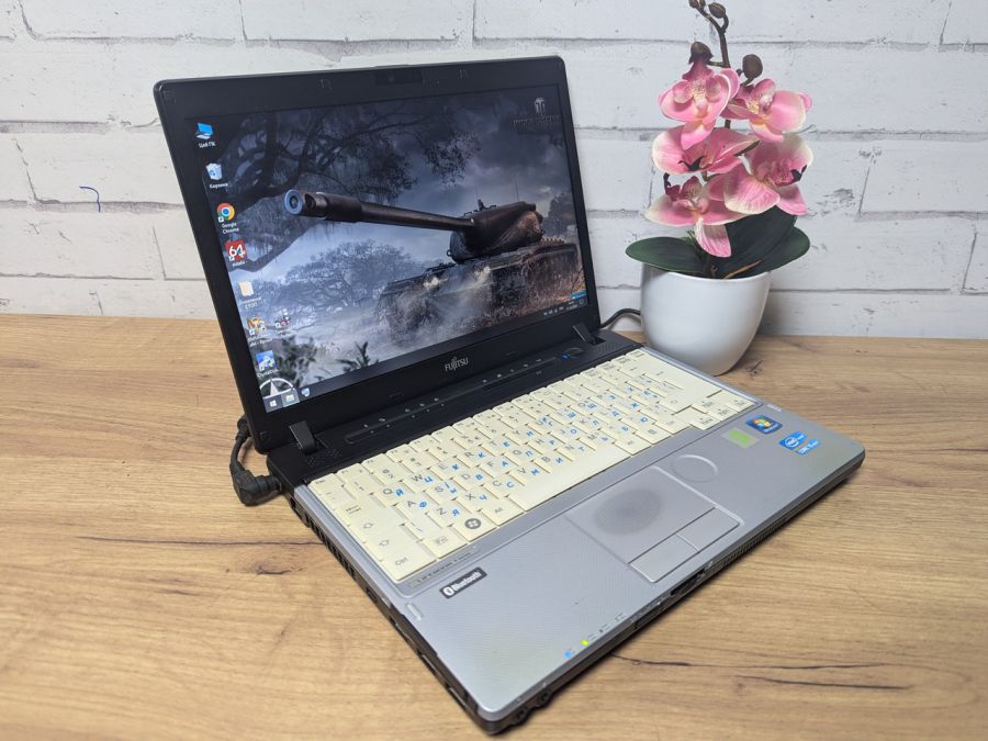 Уцінка! Ноутбук Б/В Fujitsu Limited P771, Intel Core i5-2520M, DDR3 8 GB, HDD 256GB, 12.1" HD