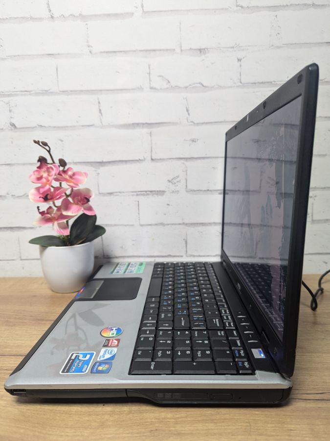 Уцінка! Ноутбук Б/В MSI MS-1682, Intel Pentium T4300, DDR3 2 GB, HDD 256GB, AMD Radeon HD 4300, 15.6" HD