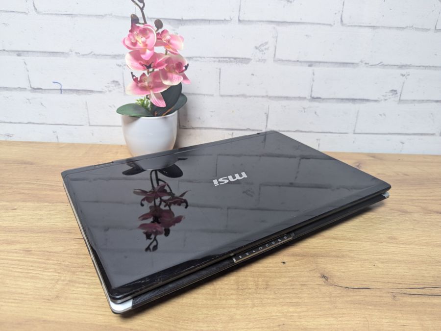 Уцінка! Ноутбук Б/В MSI MS-1682, Intel Pentium T4300, DDR3 2 GB, HDD 256GB, AMD Radeon HD 4300, 15.6" HD