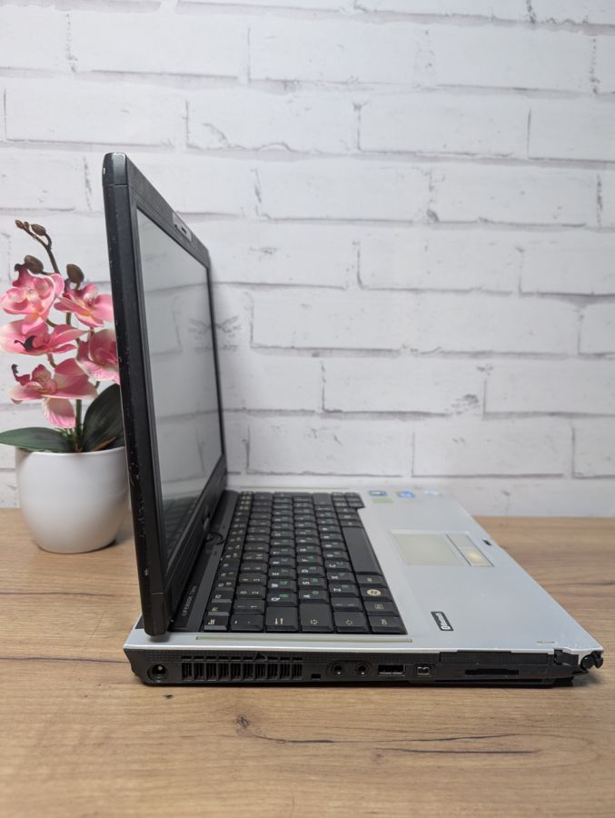 Уцінка! Ноутбук Б/В Fujitsu T900, Intel Core i5-520M, DDR3 4 GB, SSD 128GB, 13.3" HD