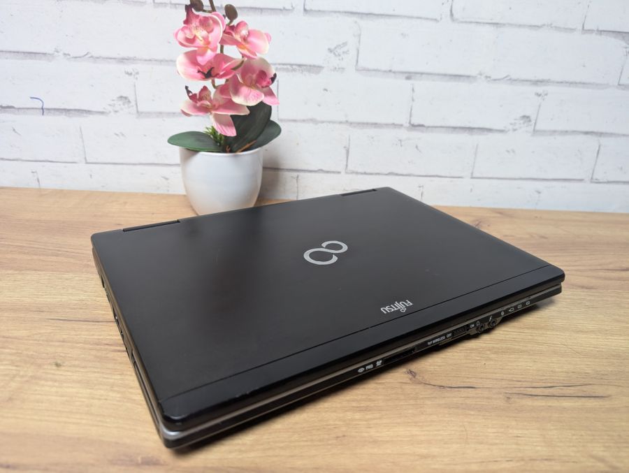 Ноутбук Б/В Fujitsu S782, Intel Core i5-3320M, DDR3 4GB, SSD 128GB, 14" HD