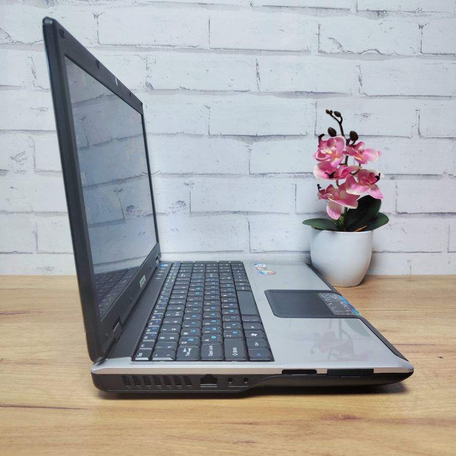 Ноутбук Б/В MSI MS-1682, Intel Pentium T4500, DDR3 4 GB, HDD 500GB, AMD Radeon HD 4300, 15.6" HD