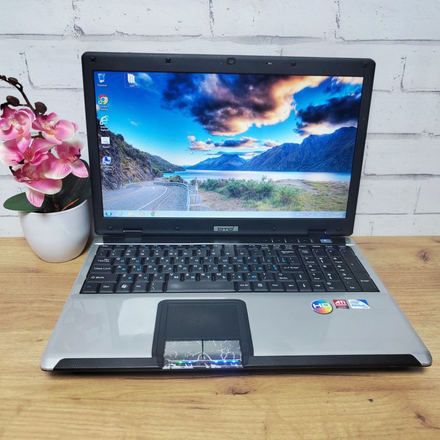 Ноутбук Б/В MSI MS-1682, Intel Pentium T4500, DDR3 4GB, HDD 500GB, AMD Radeon HD 4300, 15.6" HD