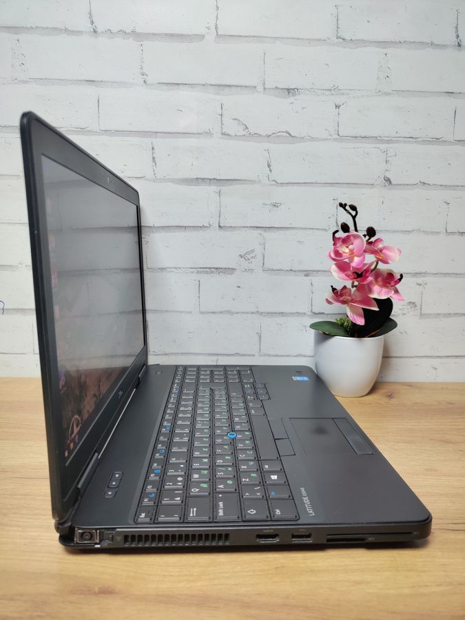 Ноутбук Б/В Dell Latitude E5540, Intel Core i5-4310U, DDR3 8 GB, SSD 128GB, GT 720M, 15.6" Full HD