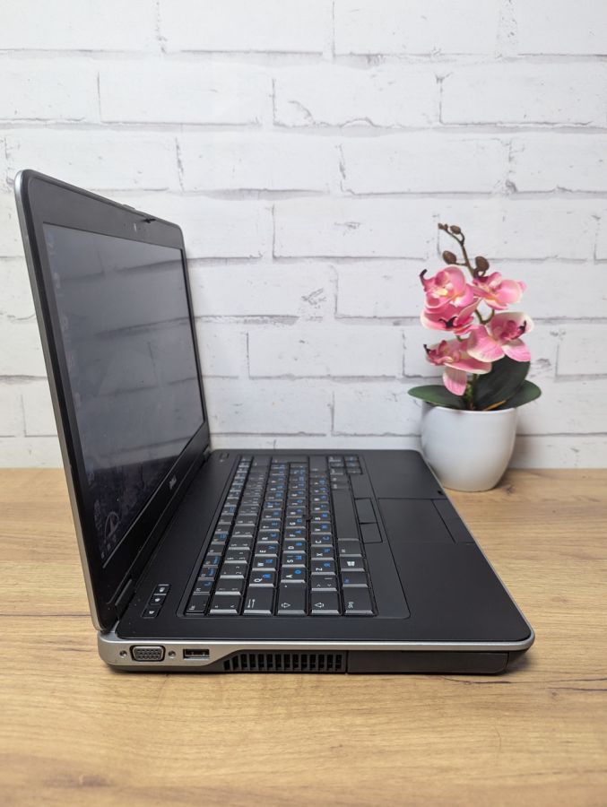 Ноутбук Б/В Dell Latitude E6440, Intel Core i5-4310M, DDR3 8 GB, SSD 128GB, AMD Radeon HD 8600M 2Gb, 14" HD