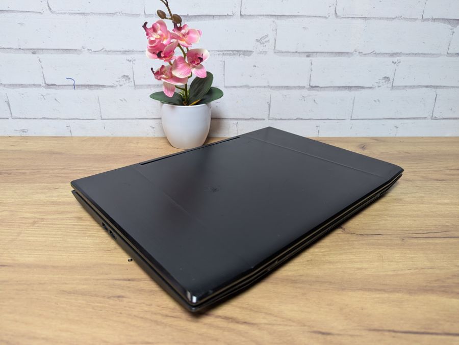 Ноутбук Б/В Tongfang GI5CN5E, Intel Core i7-8750H, DDR3 16 GB, SSD 500GB, GTX 1050Ti, 15.6" Full HD