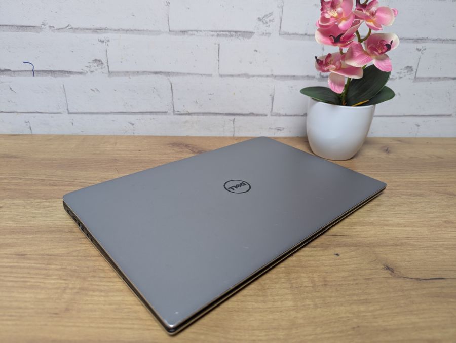 Ноутбук Б/В Dell P54G, Intel Core i5-6200U, DDR3, SSD 256GB, 14" Full HD Сенсор