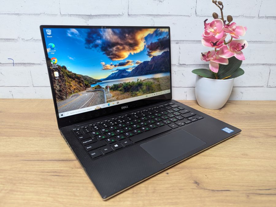Ноутбук Б/В Dell P54G, Intel Core i5-6200U, DDR3, SSD 256GB, 14" Full HD Сенсор
