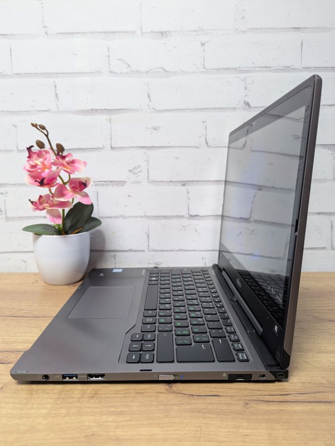 Ноутбук Б/В Fujitsu T936, Intel Core i5-6300U, DDR4 8 GB, SSD 128GB, 13" Full HD Сенсор