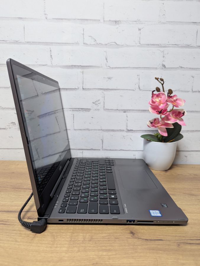 Ноутбук Б/В Fujitsu T936, Intel Core i5-6300U, DDR4 8 GB, SSD 128GB, 13" Full HD Сенсор