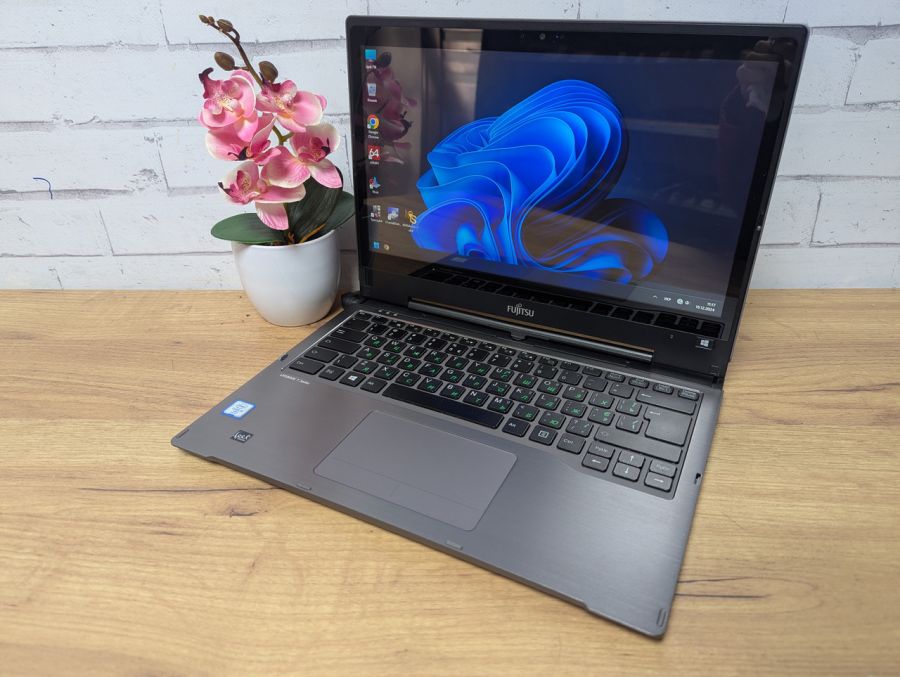 Ноутбук Б/В Fujitsu T936, Intel Core i5-6300U, DDR4 8 GB, SSD 128GB, 13" Full HD Сенсор