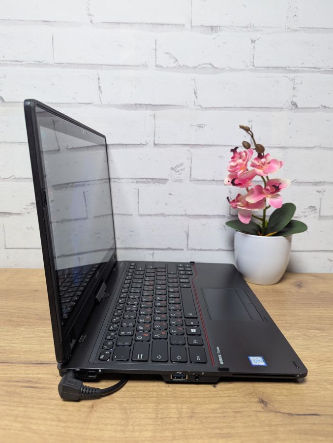 Уцінка! Ноутбук Б/В Fujitsu T937, Intel Core i5-7300U, DDR4 8 GB, SSD 128GB, 13" Full HD Сенсор