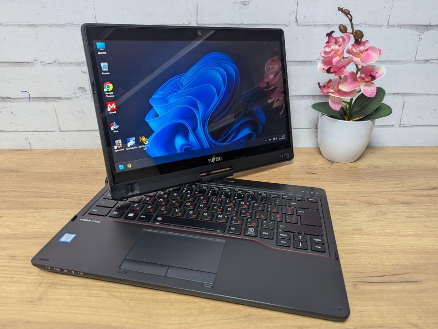 Ноутбук Б/В Fujitsu T937, Intel Core i5-7300U, DDR4 8GB, SSD 128GB, 13" Full HD Сенсор
