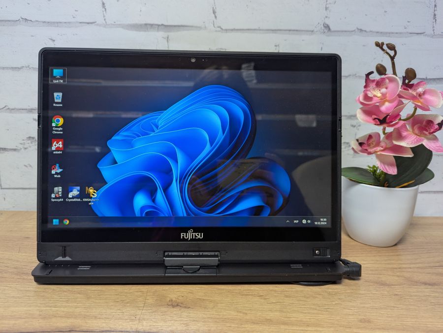Ноутбук Б/В Fujitsu T937, Intel Core i5-7300U, DDR4 8GB, SSD 256GB, 13" Full HD Сенсор