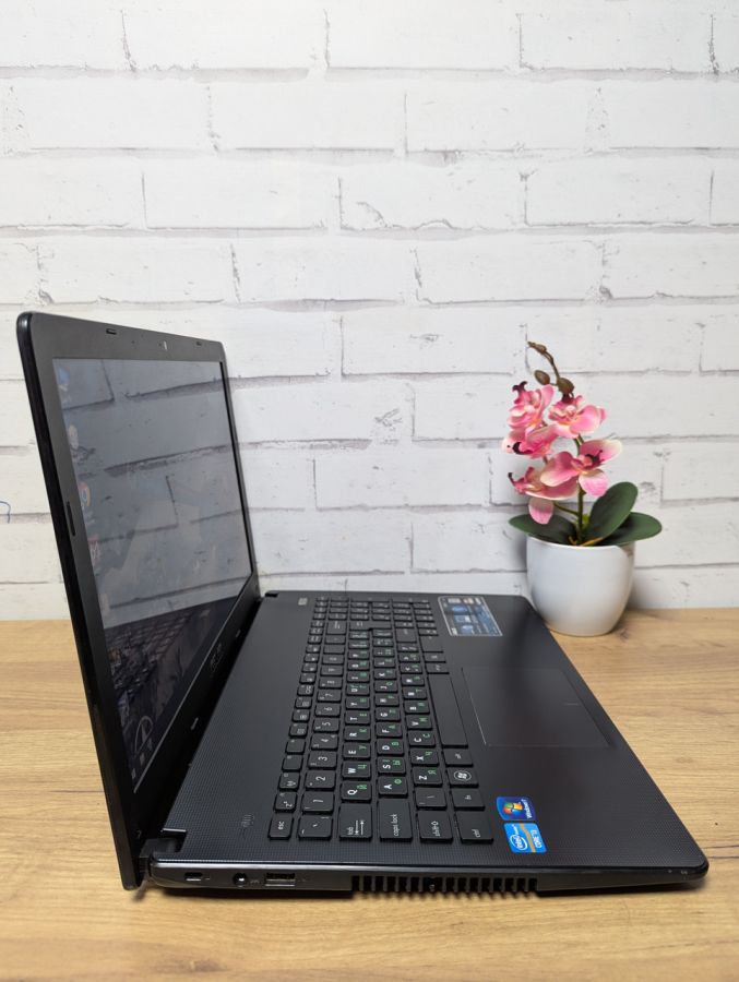Ноутбук Б/В ASUS X501A, Intel Core i3-2350M, DDR3 8 GB, SSD 128GB, 15.6" HD